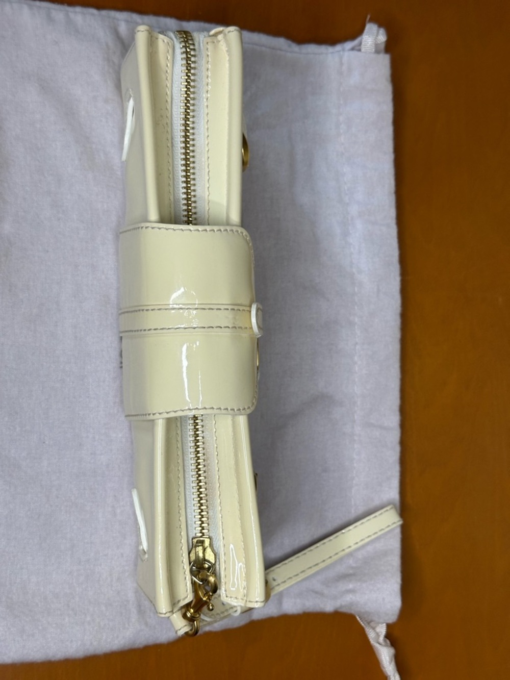 Jimmy Choo Cream  Patent Leather Wristlet Clutch Bag - Picture 4 of 7